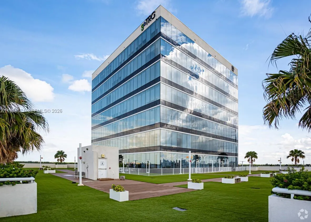 for sale at 20200 West Dixie Hwy # 809, Miami FL 33180