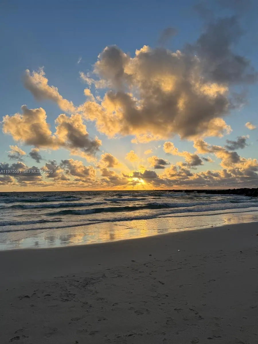 1390 Ocean Dr # 304, Miami Beach FL 33139