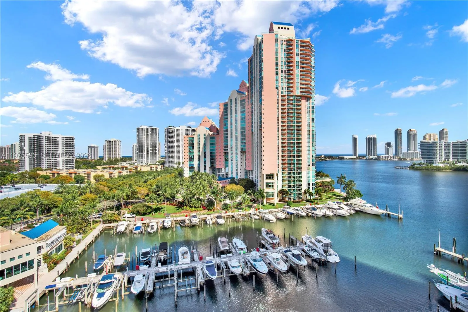 3 bedroom 3 bath for sale at 3340 NE 190th St # 1108, Aventura FL 33180