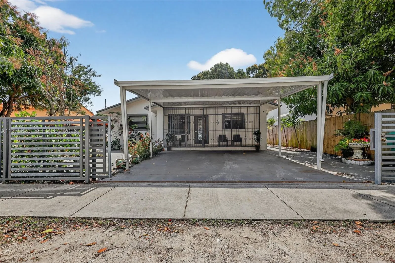 3 bedroom 3 bath for sale at 834 NW 115th St, Miami FL 33168