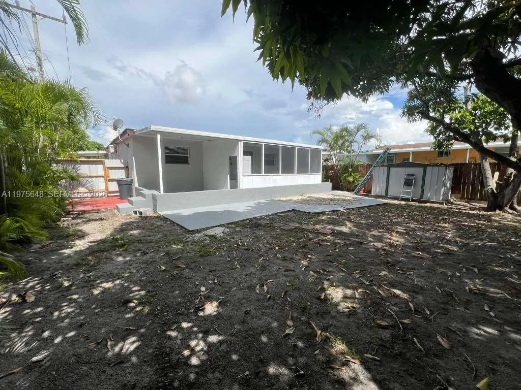4365 W 1st Ave, Hialeah FL 33012