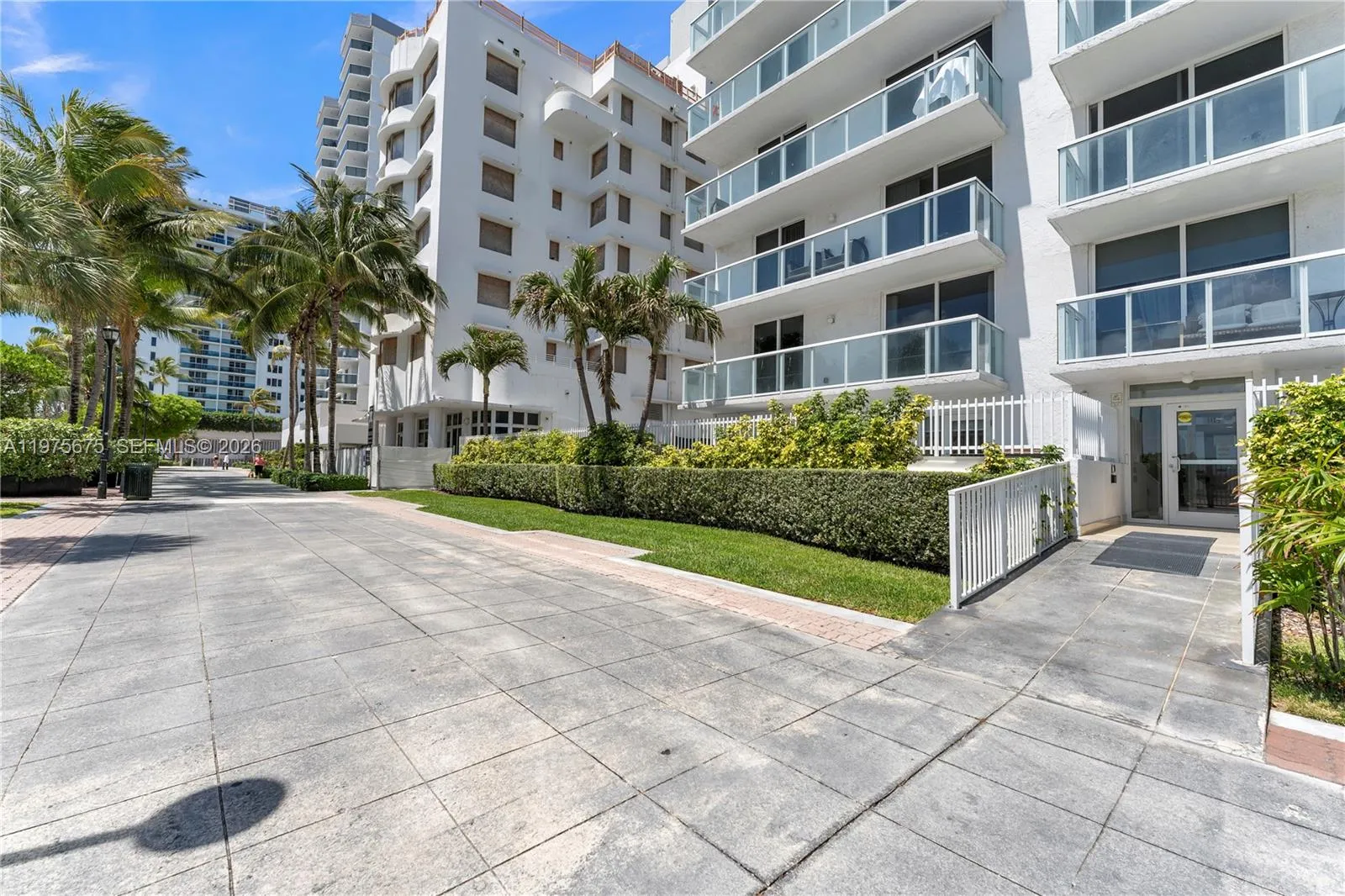 2457 Collins Ave # 201, Miami Beach FL 33140