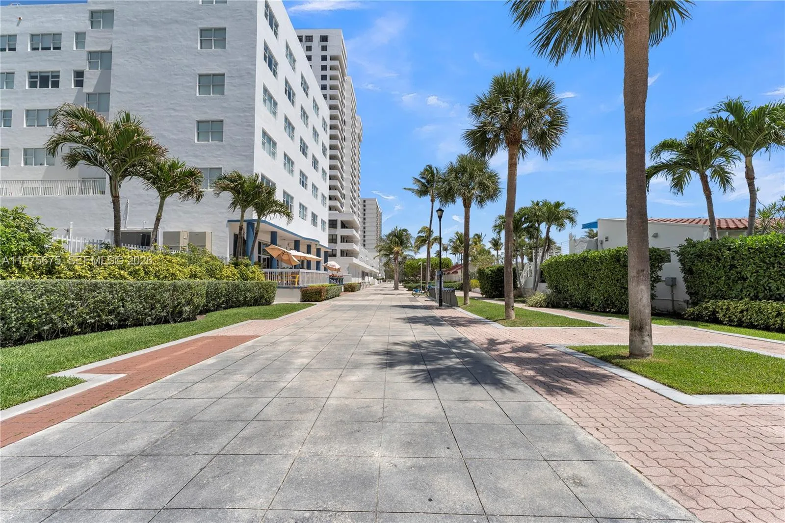 2457 Collins Ave # 201, Miami Beach FL 33140