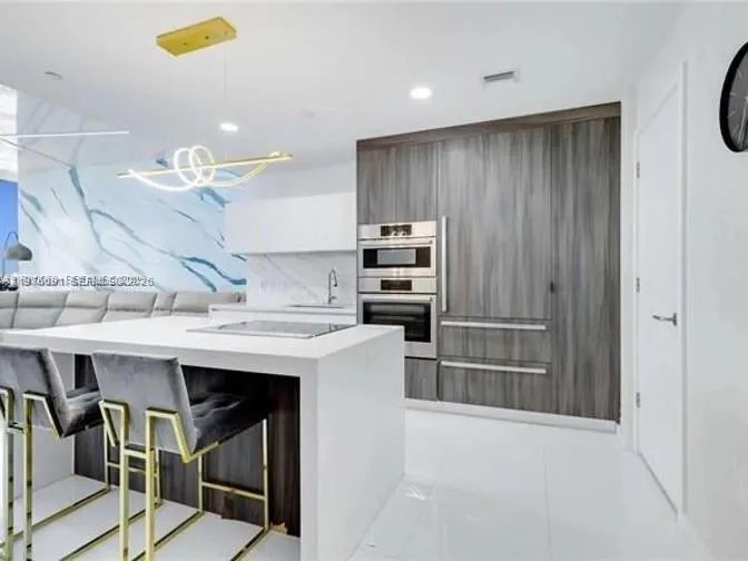 851 NE 1st Ave # 3000, Miami FL 33132