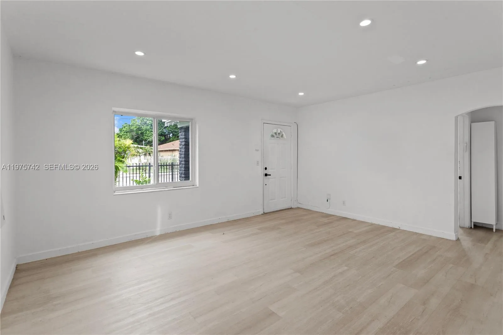 400 NW 47th St, Miami FL 33127