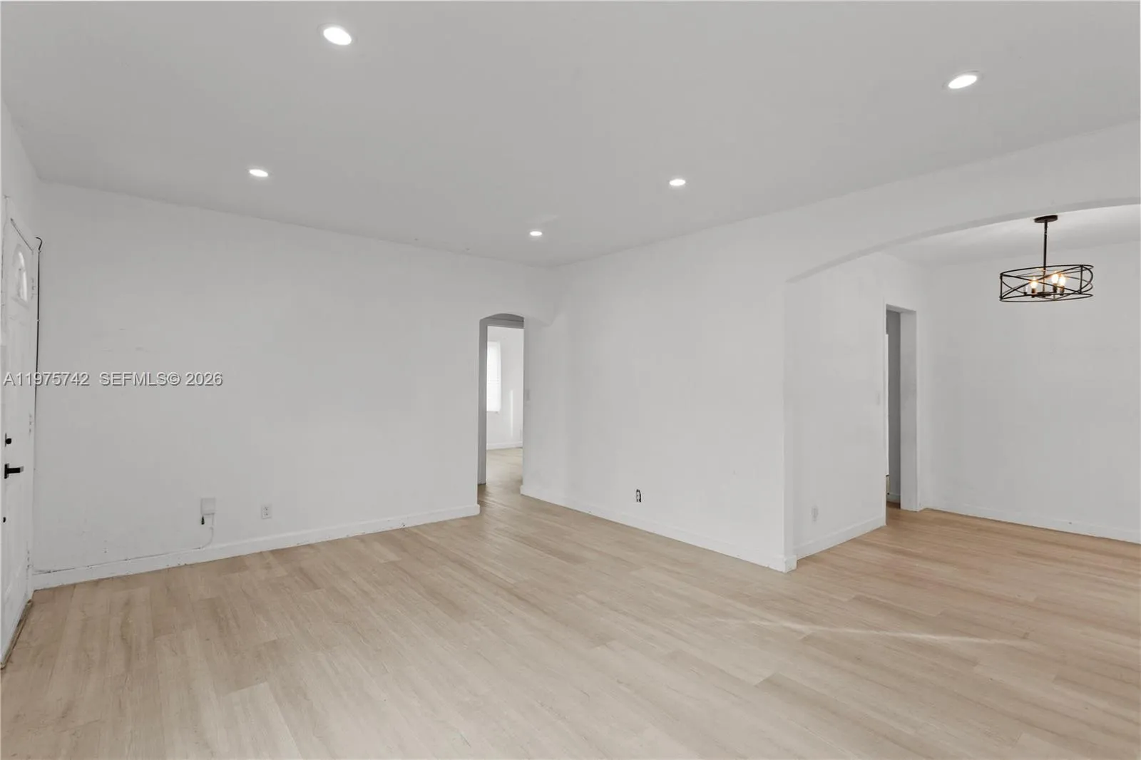 400 NW 47th St, Miami FL 33127