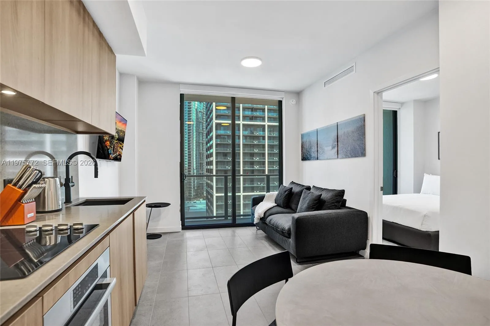 121 NE 5th St # 2411, Miami FL 33132