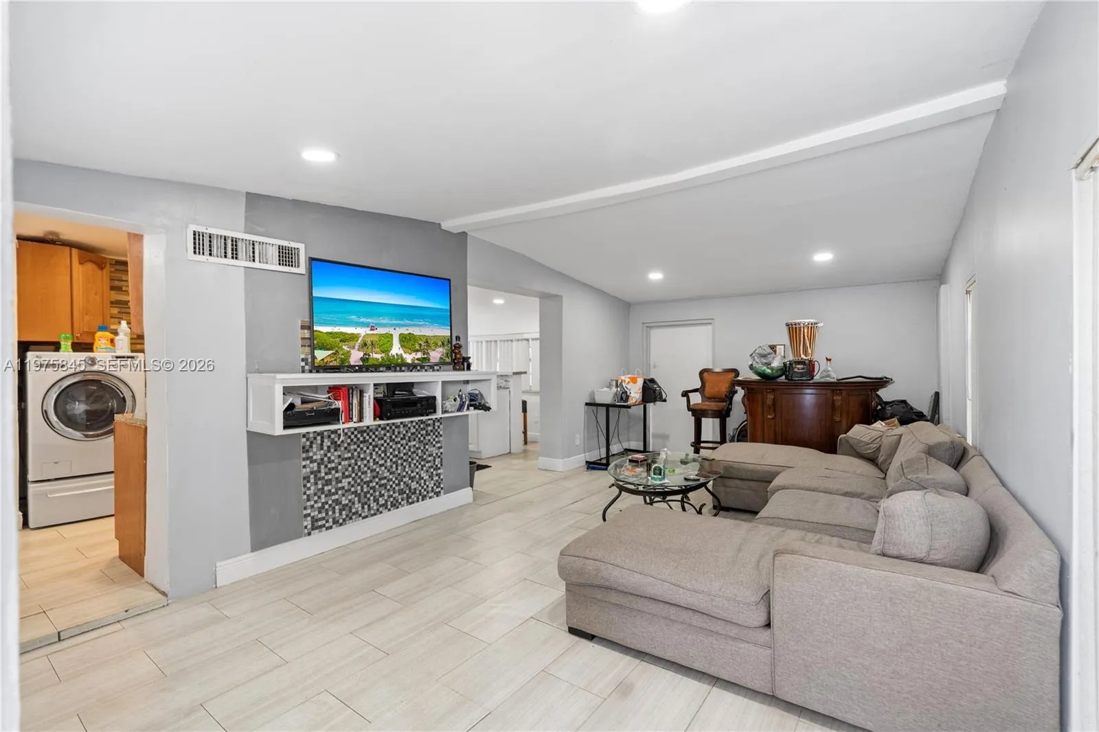 4520 SW 38th St, West Park FL 33023