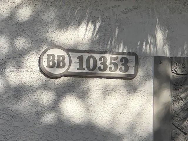 10353 N Kendall Dr # 6, Miami FL 33176