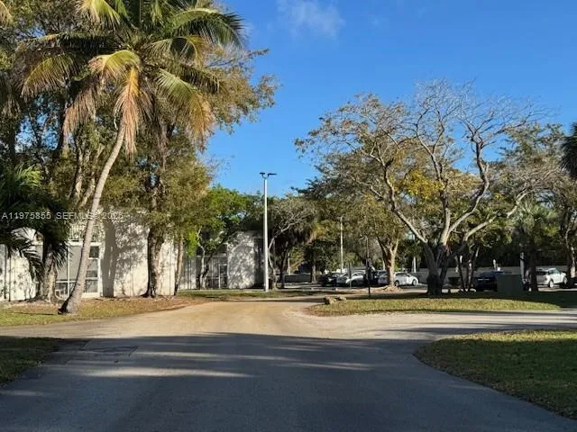 10353 N Kendall Dr # 6, Miami FL 33176
