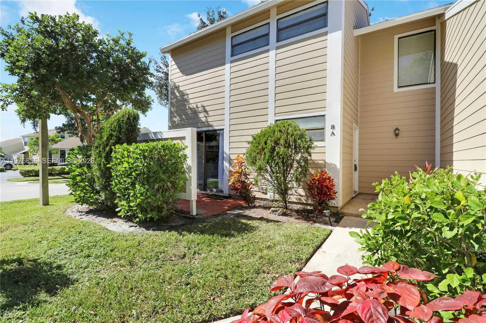 2 bedroom 2 bath for sale at 301 Lakewood Drive # 8A, Jupiter FL 33458