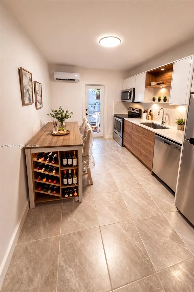 7800 NE 10th Ct # 2, Miami FL 33138