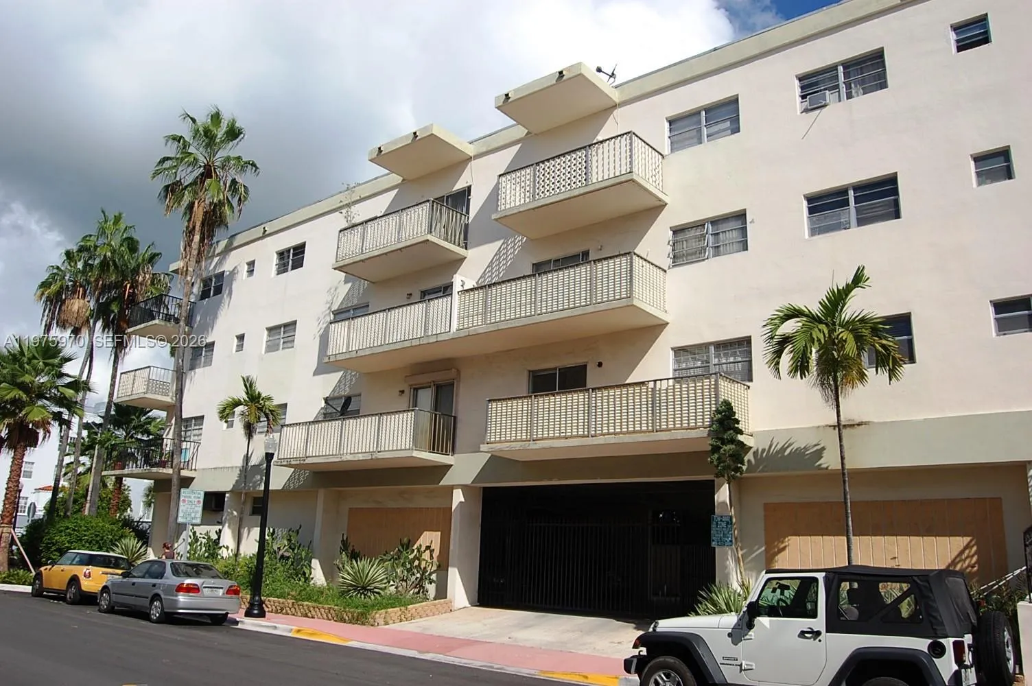 1 bedroom 1 bath for sale at 701 Euclid Ave # 403, Miami Beach FL 33139