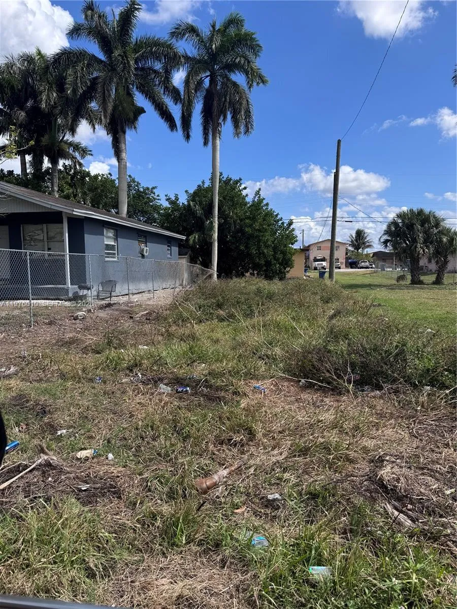 609 SW 8th St, Belle Glade FL 33430