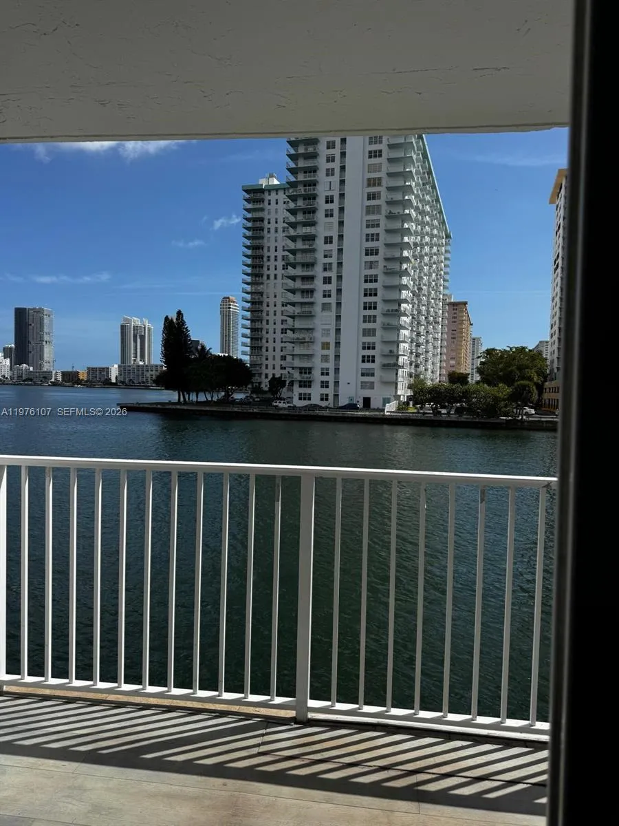 4000 NE 170th St # 206, North Miami Beach FL 33160