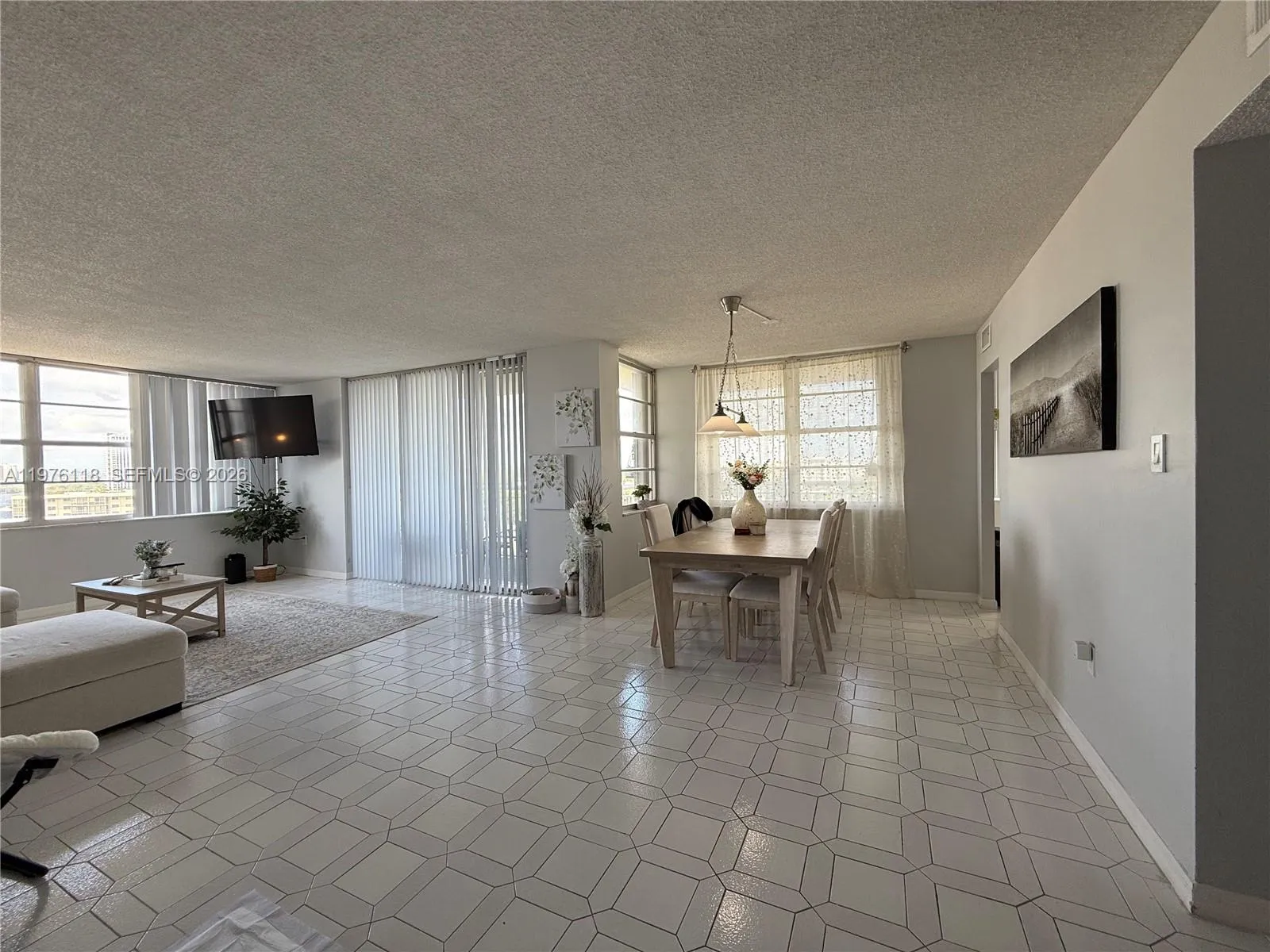 18011 Biscayne Blvd # 805, Aventura FL 33160
