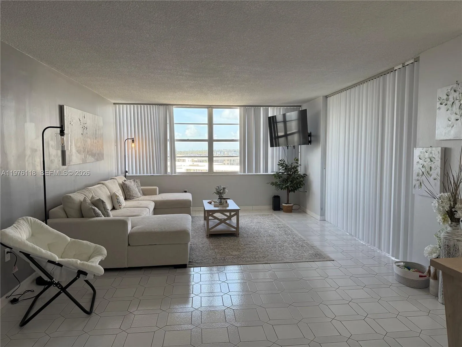 18011 Biscayne Blvd # 805, Aventura FL 33160