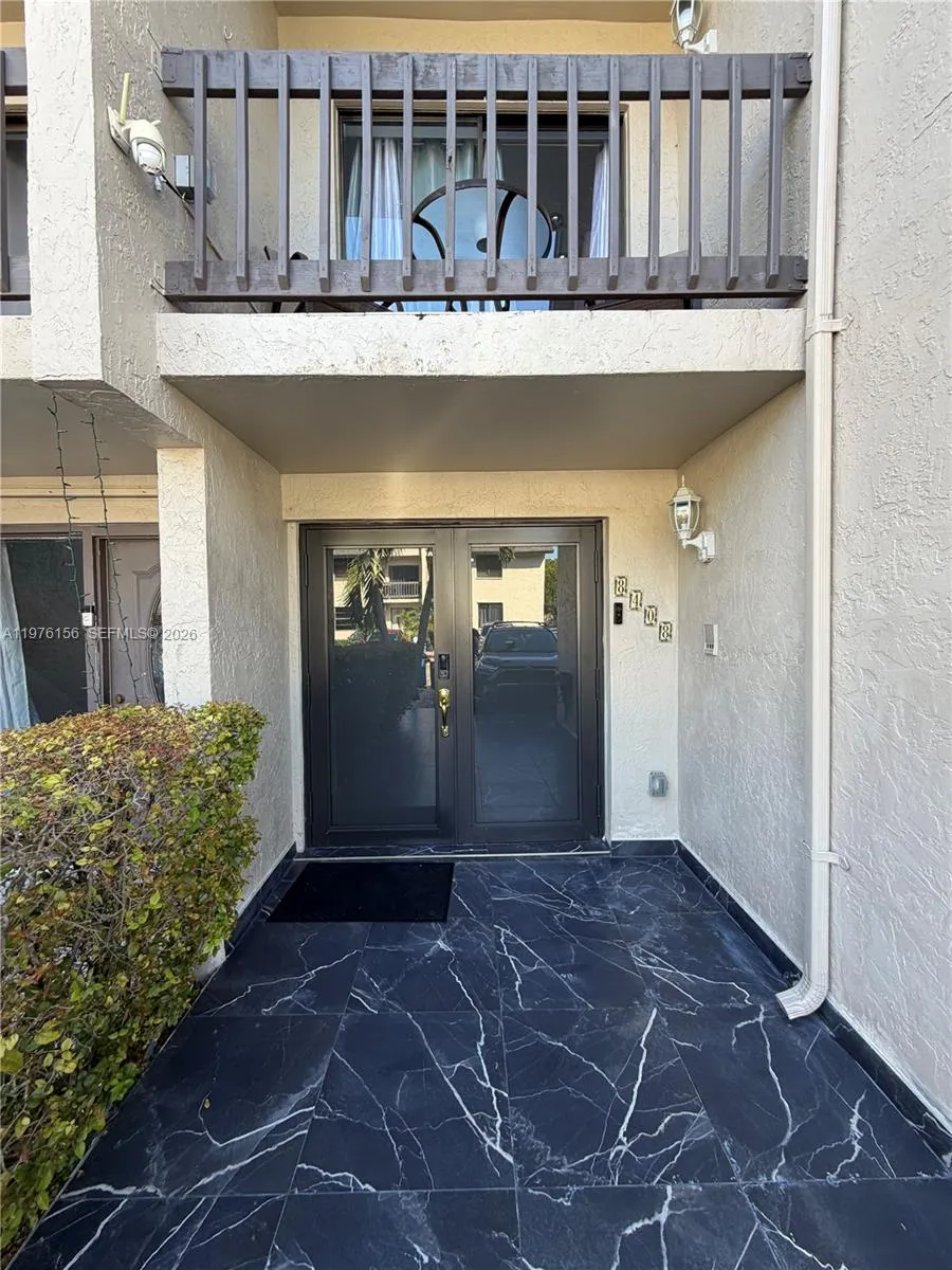 8408 NW 8th St # 8408, Miami FL 33126