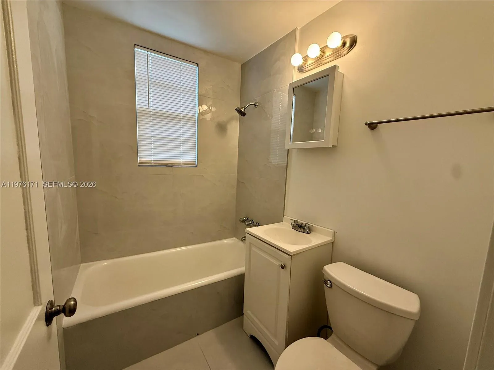 114 Antilla Ave # 3, Coral Gables FL 33134