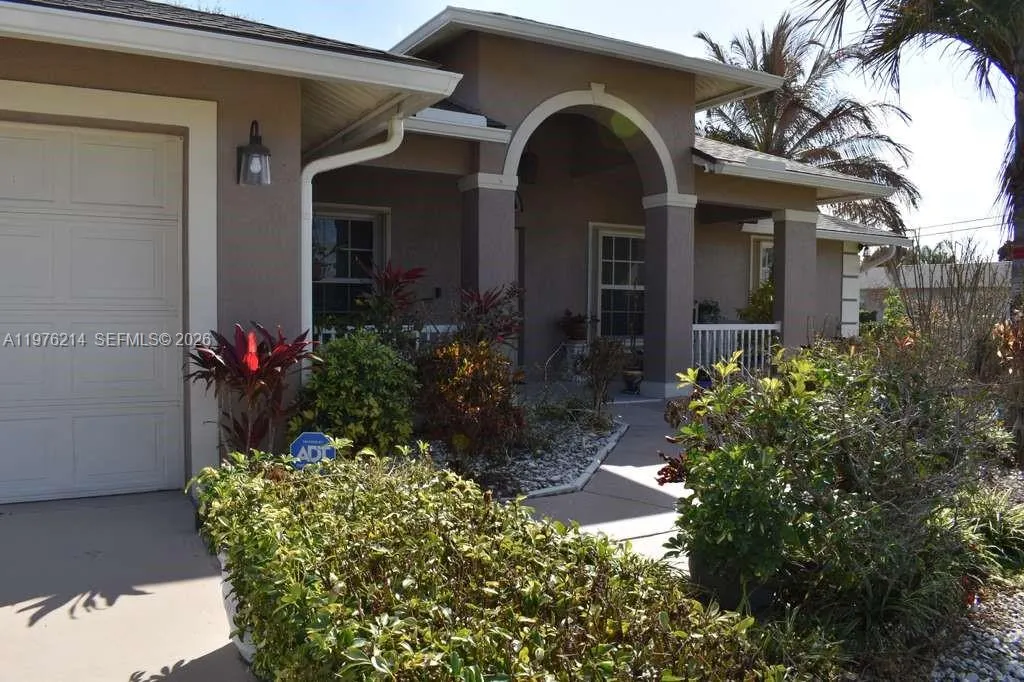 1084 SW Di Lido Ln, Port St. Lucie FL 34953