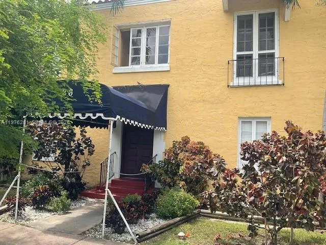 1 bedroom 1 bath for rent at 126 Mendoza Ave # 11, Coral Gables FL 33134