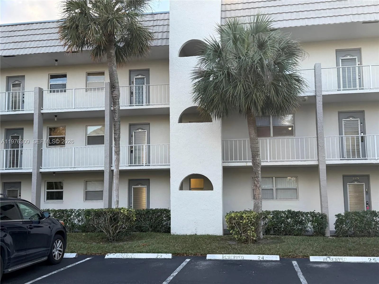 8100 Sunrise Lakes Blvd # 108, Sunrise FL 33322