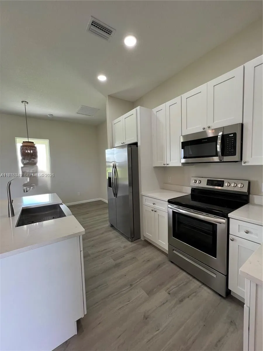 1088 Saturn Ct, La Belle FL 33935