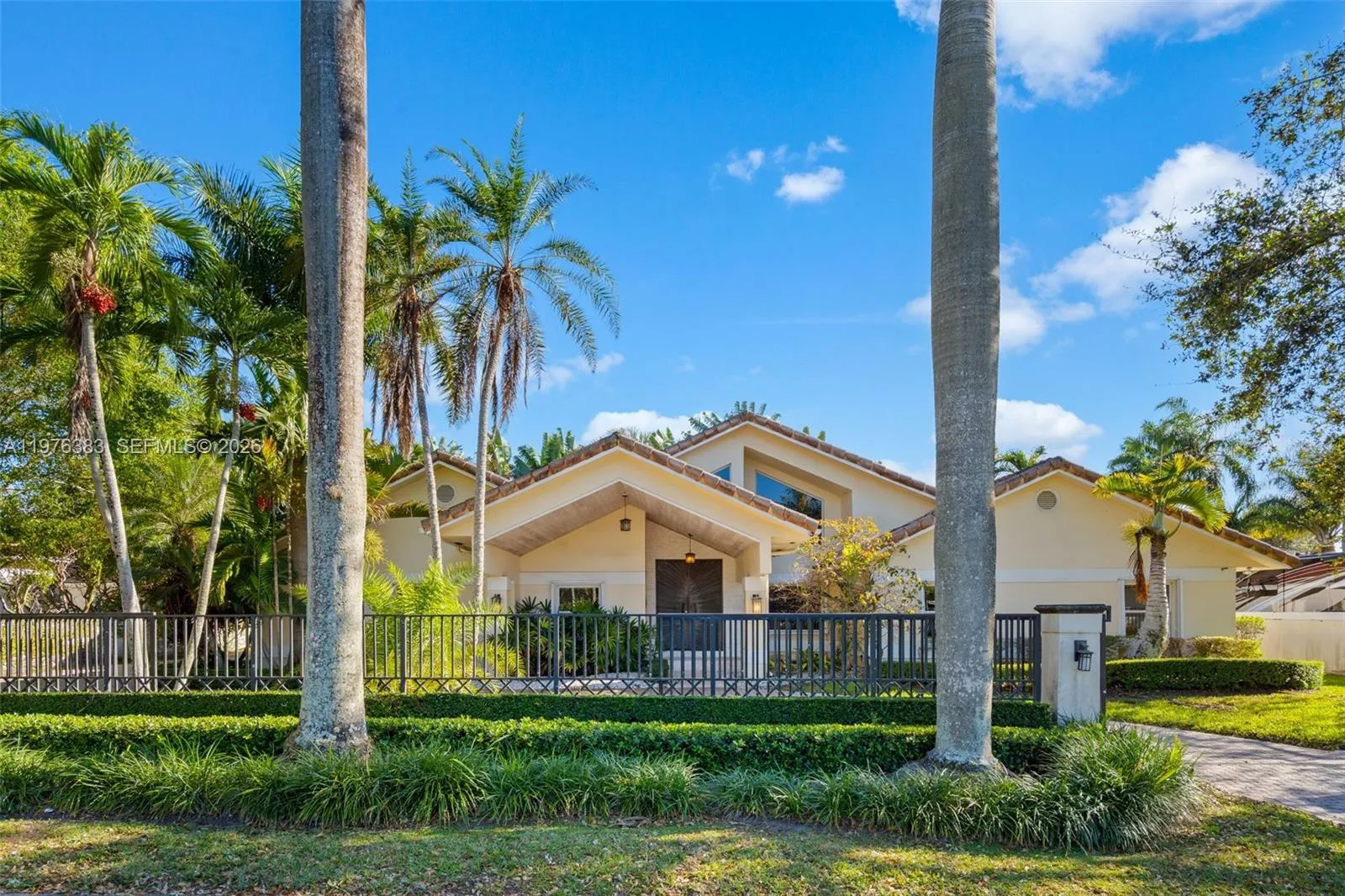 5 bedroom 4 bath for sale at 9930 SW 145th St, Miami FL 33176