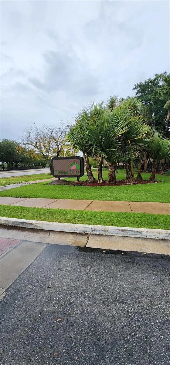 2 bedroom 2 bath for sale at 12305 NW 11 # 12305, Pembroke Pines FL 33026