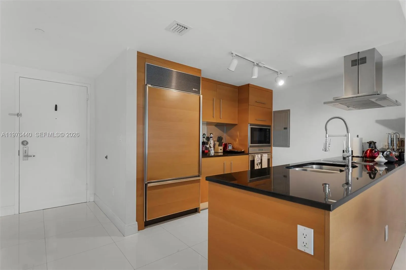 495 Brickell Ave # 805, Miami FL 33131