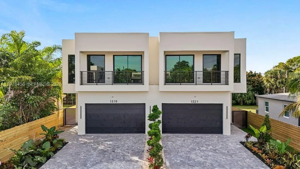 3 bedroom 3 bath for sale at 1321 NE 13th Ave, Fort Lauderdale FL 33304