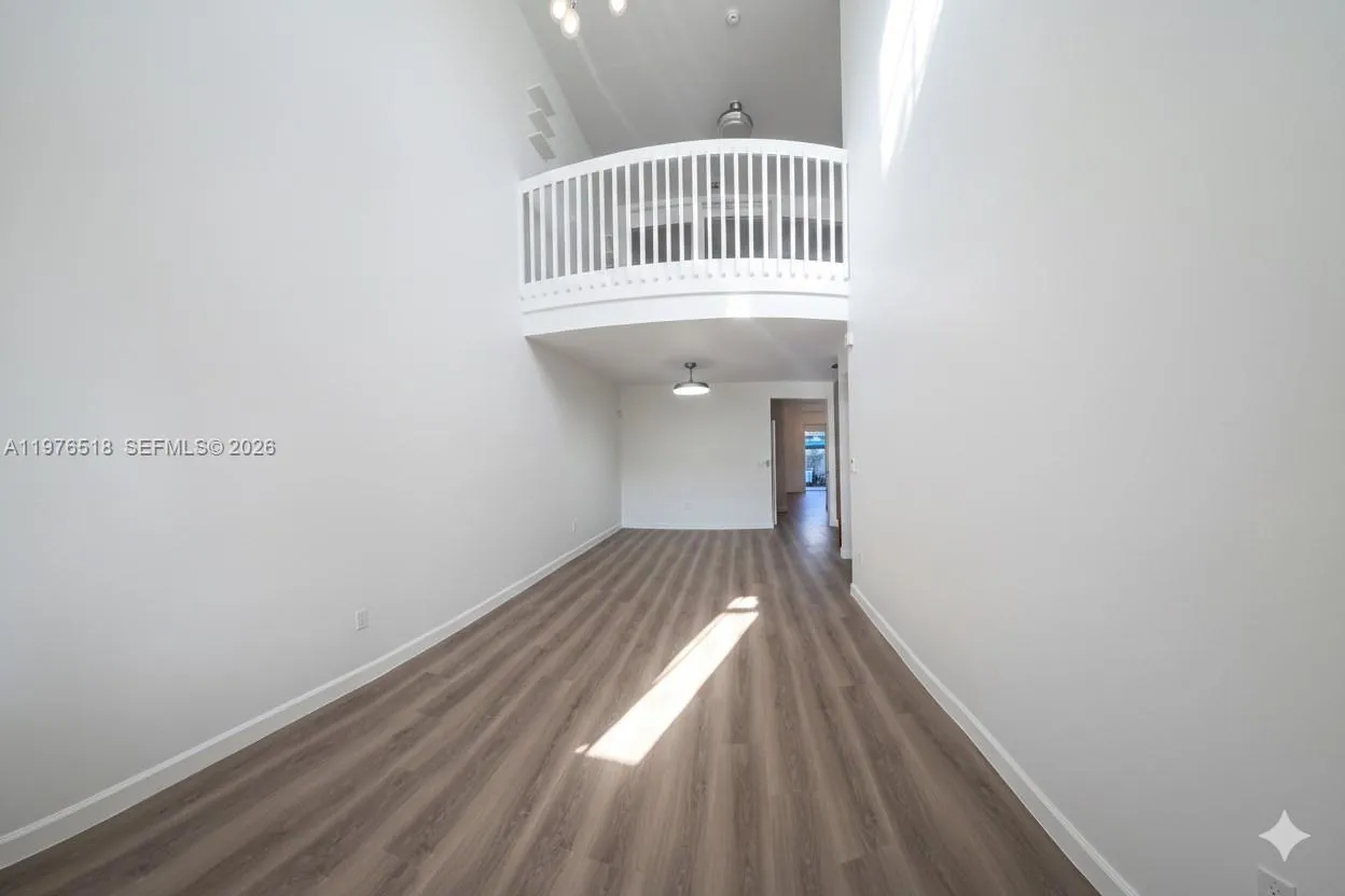 7406 NW 108th Path, Doral FL 33178