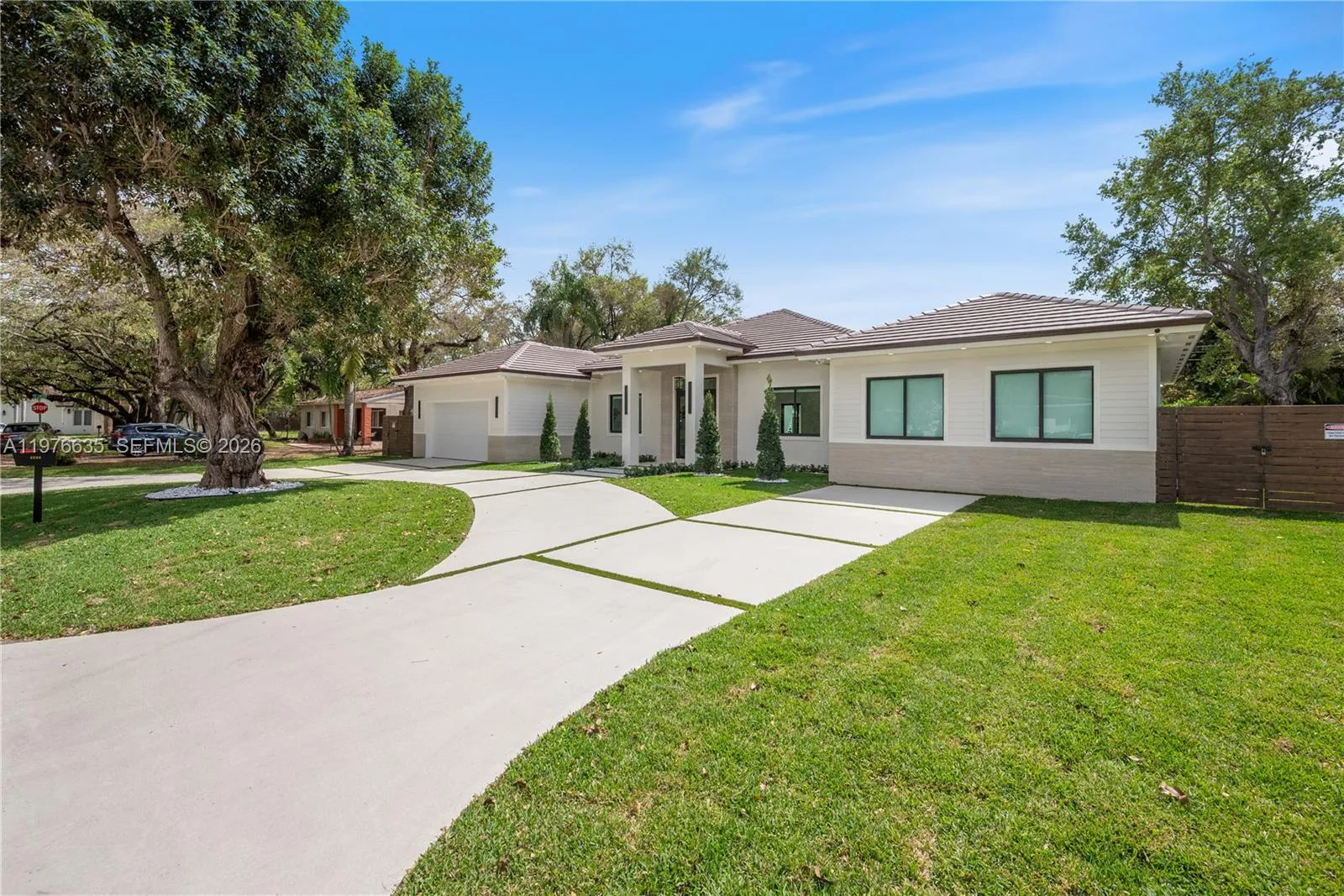 4 bedroom 4 bath for sale at 6990 SW 58th St, Miami FL 33143