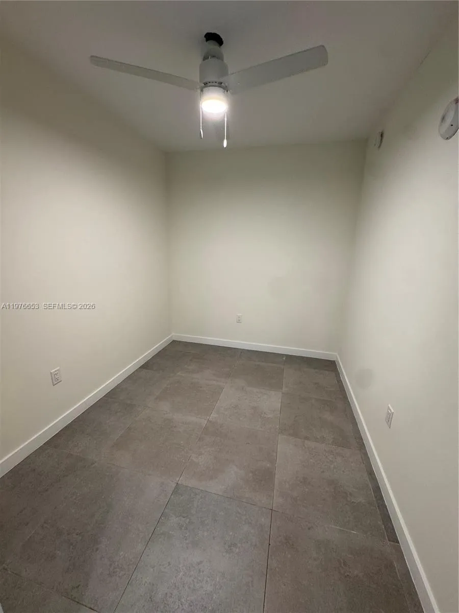 16395 Biscayne Blvd # 2211, North Miami Beach FL 33160