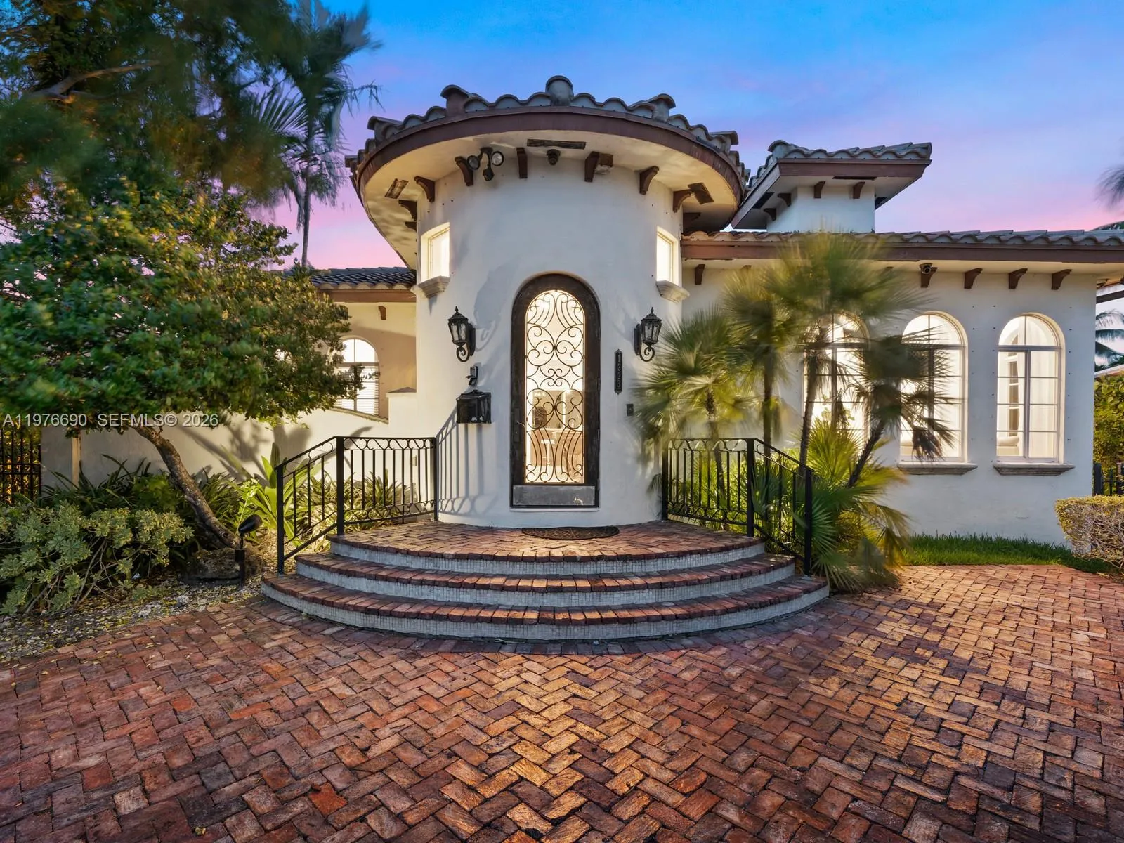 5 bedroom 3 bath for sale at 1223 Jackson St, Hollywood FL 33019