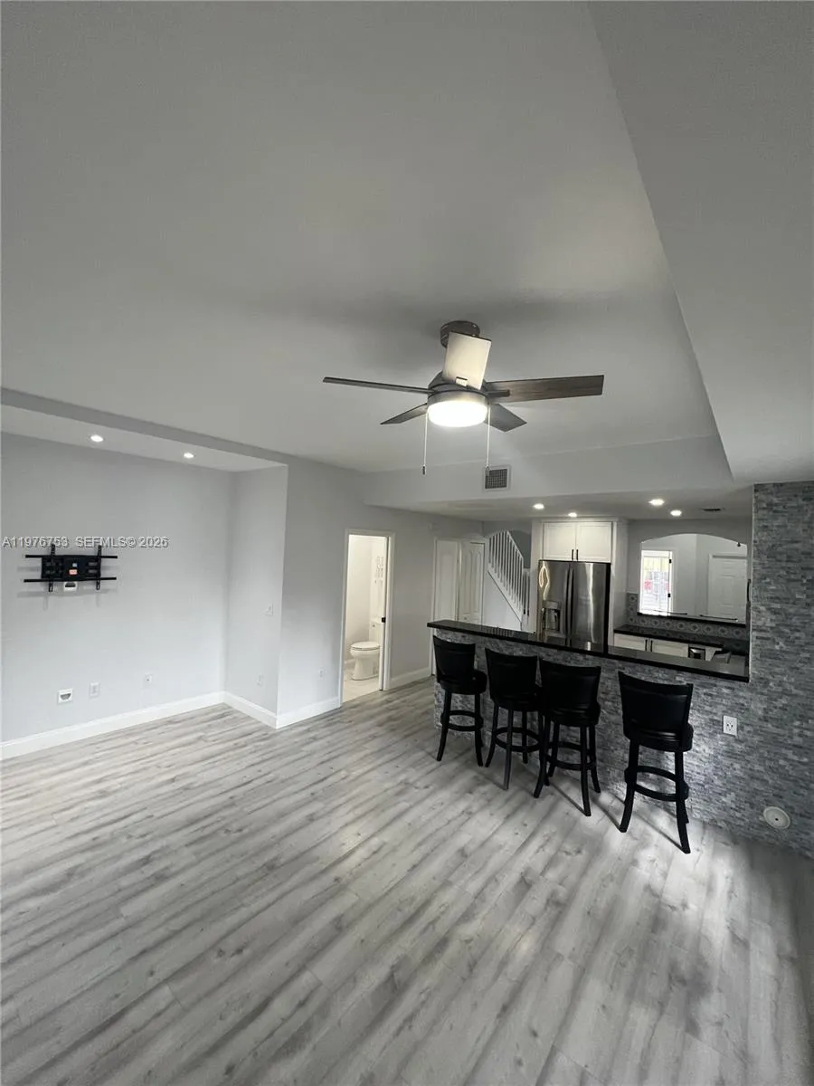 9000 W Flagler St # 1, Miami FL 33174