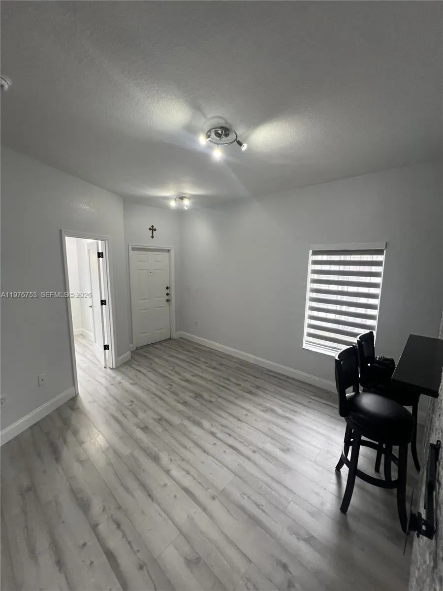 9000 W Flagler St # 1, Miami FL 33174