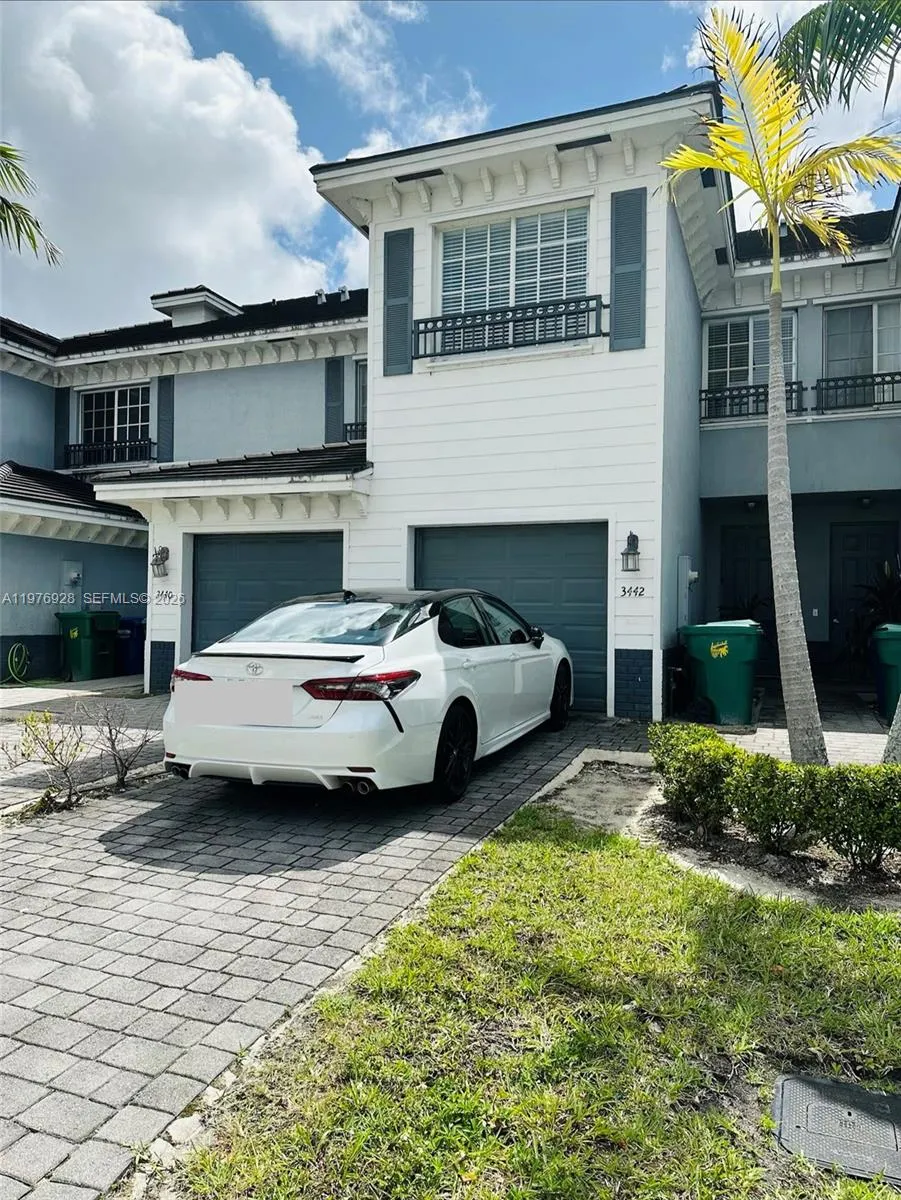 3442 NW 13th St, Lauderhill FL 33311