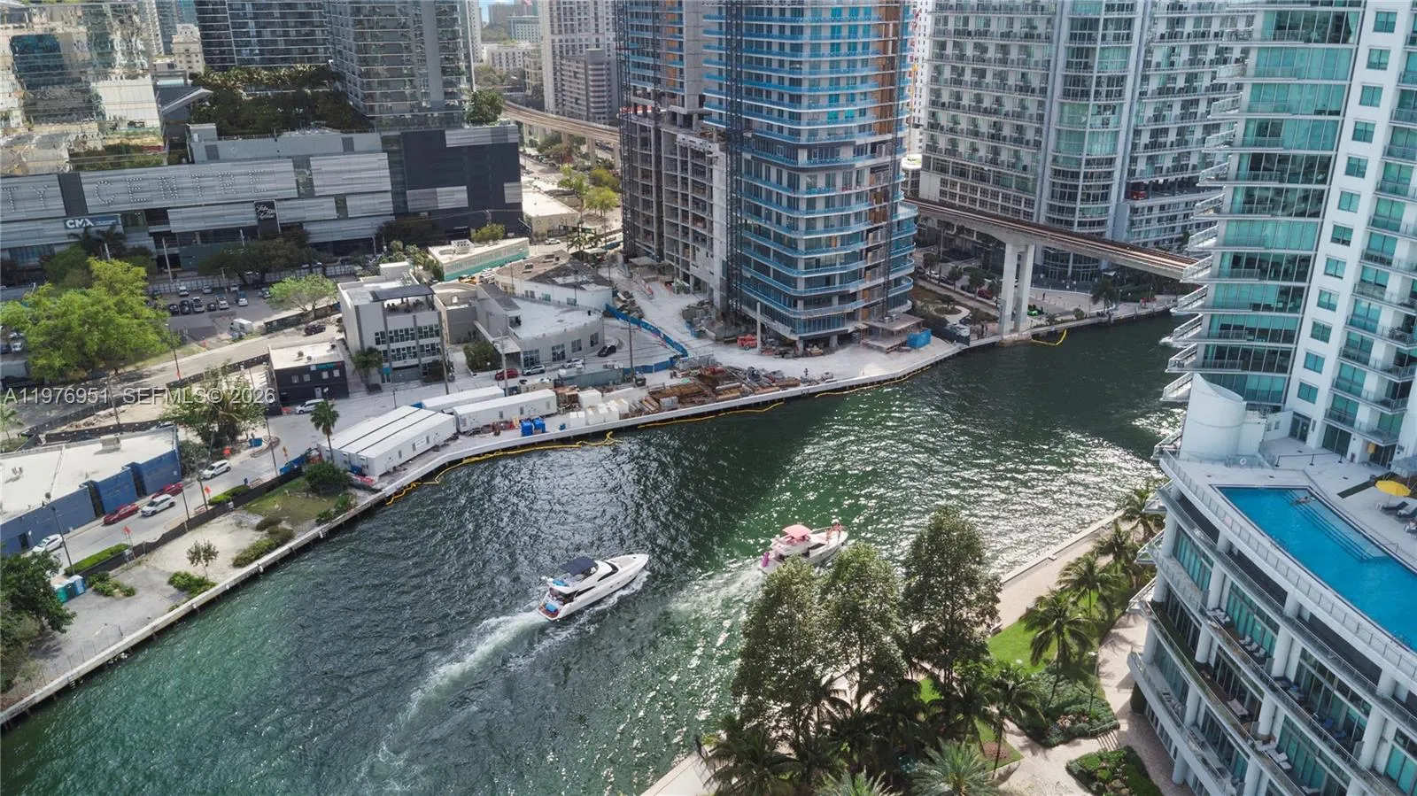 90 SW 3rd St, Miami FL 33130