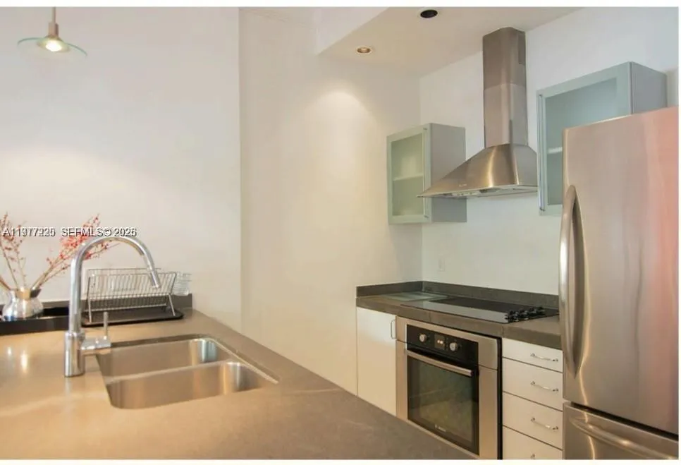 130 3rd St # 101, Miami Beach FL 33139