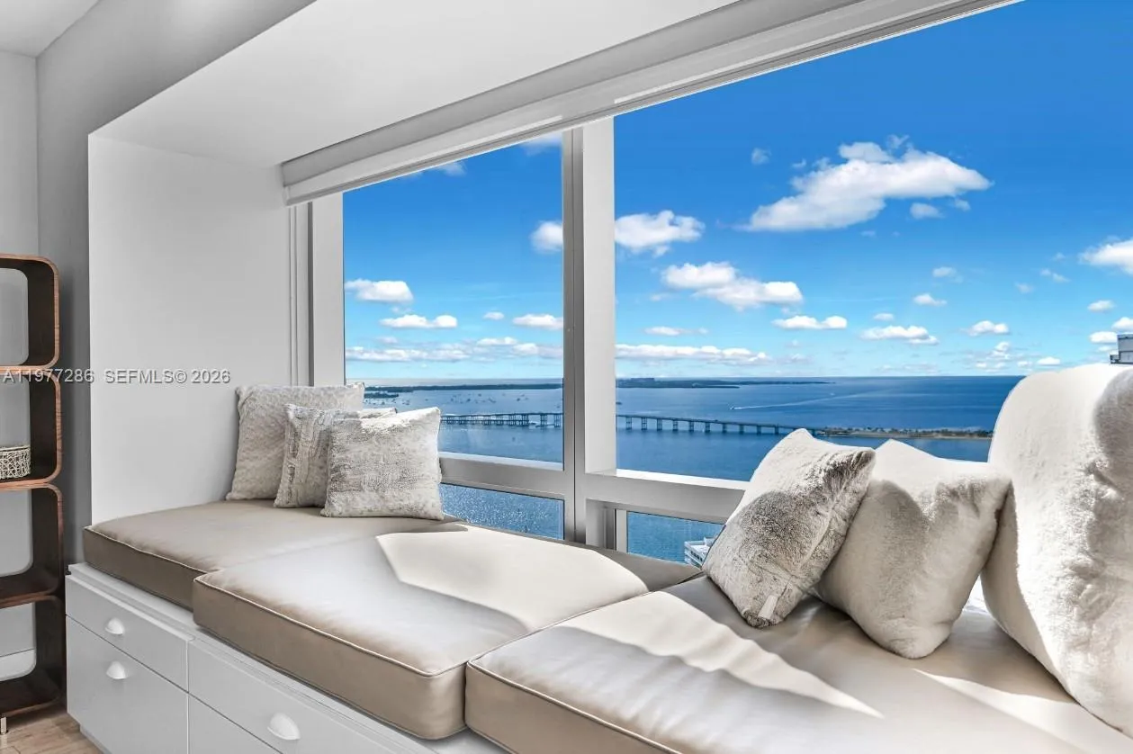 2 bedroom 2 bath for sale at 1435 Brickell Ave # 3401, Miami FL 33131