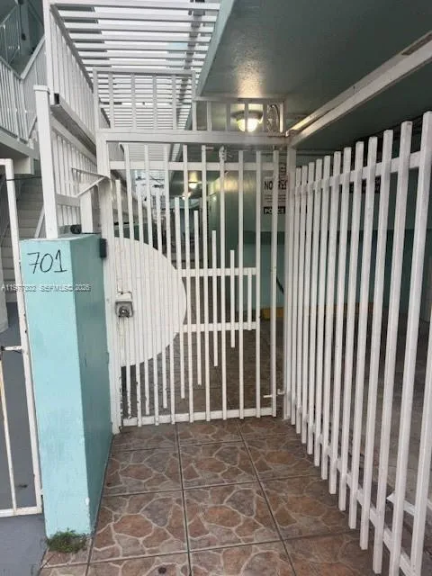 701 Collins Ave # 2B, Miami Beach FL 33139