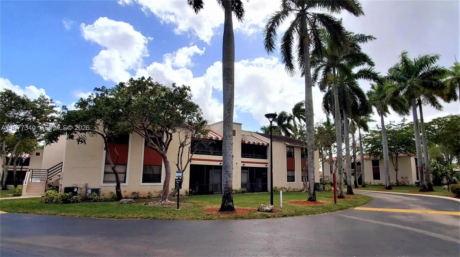 2 bedroom 2 bath for sale at 20025 NE 3rd Ct # 1, Miami FL 33179