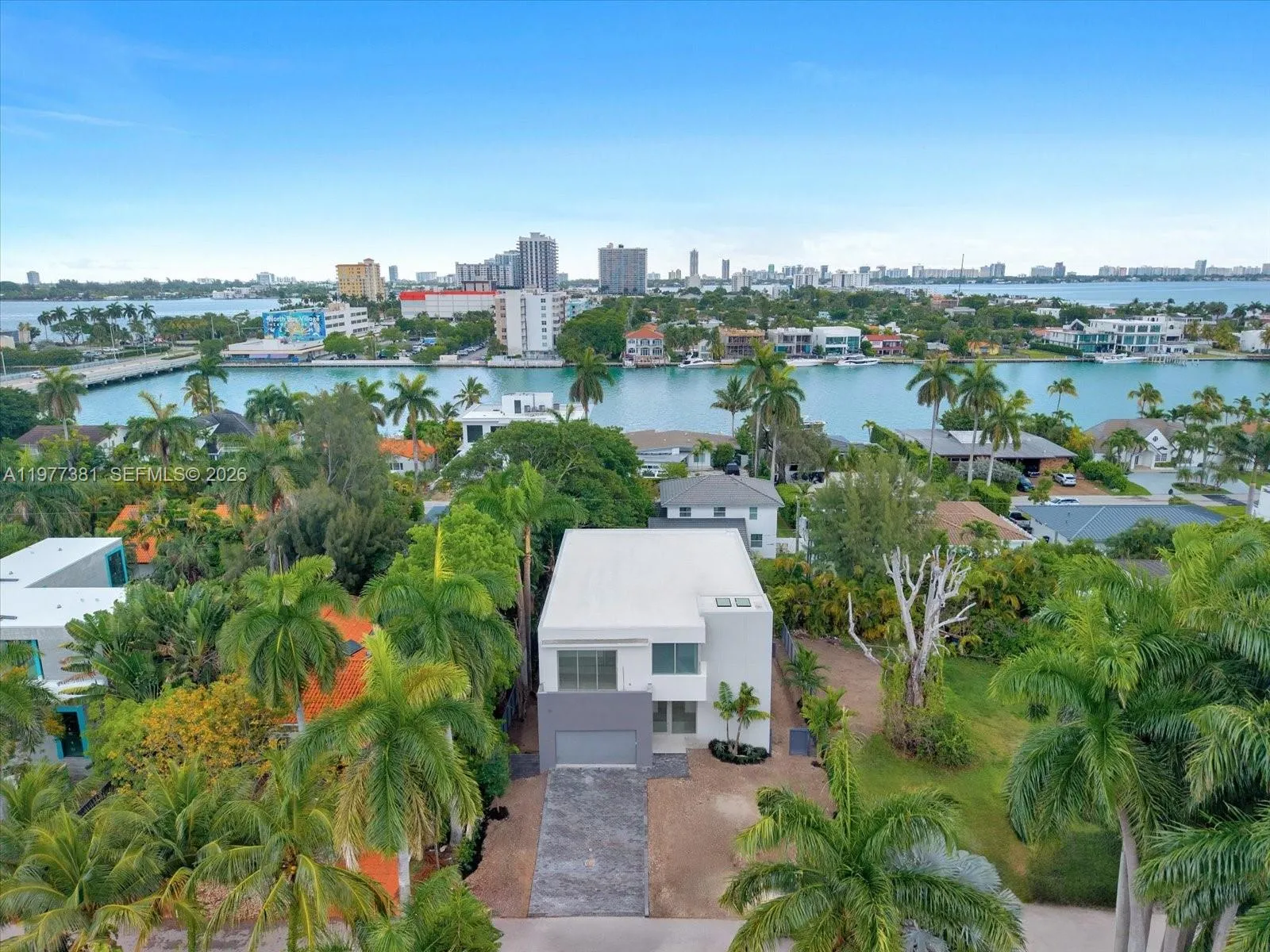 7701 Coquina Dr, North Bay Village FL 33141