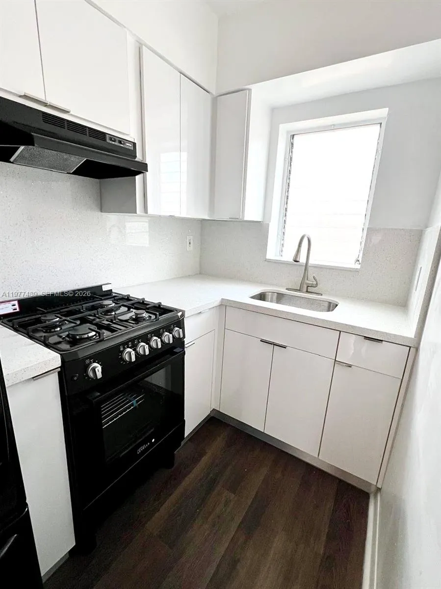 42 Majorca Ave # 6, Coral Gables FL 33134