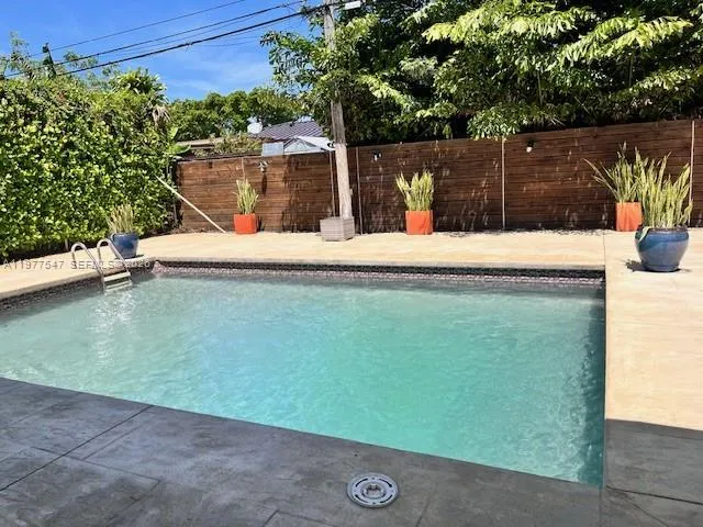 3 bedroom 3 bath for sale at 3911 SW 61st Ave, Miami FL 33155