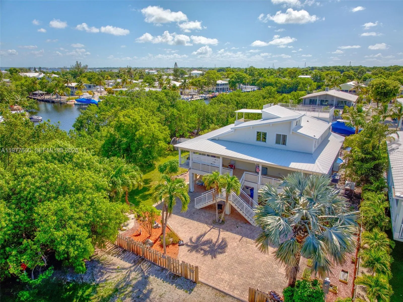 3 bedroom 2 bath for sale at 894 Ellen Dr, Key Largo FL 33037