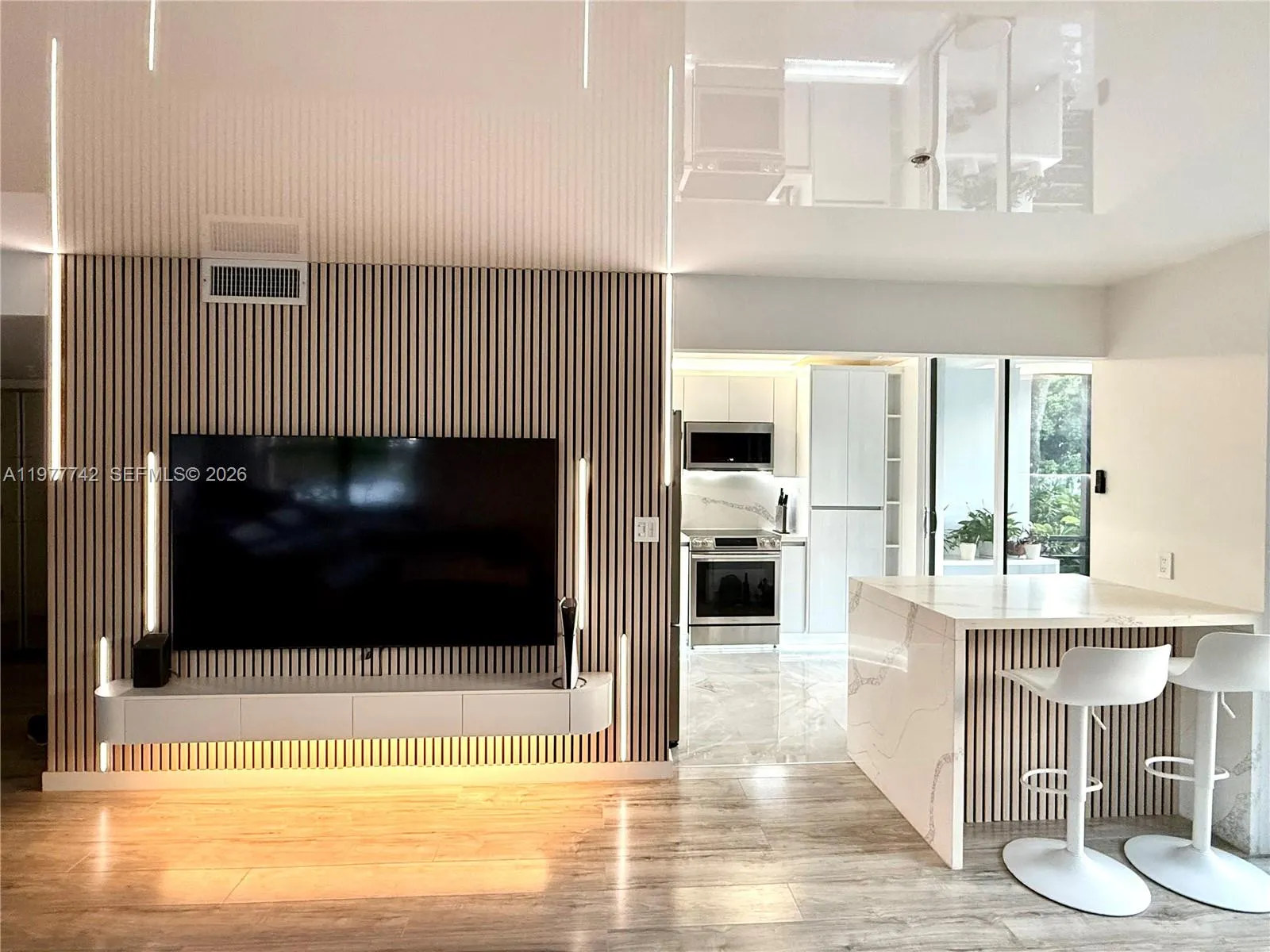 2 bedroom 2 bath for sale at 671 NE 195th St # 205E, Miami FL 33179