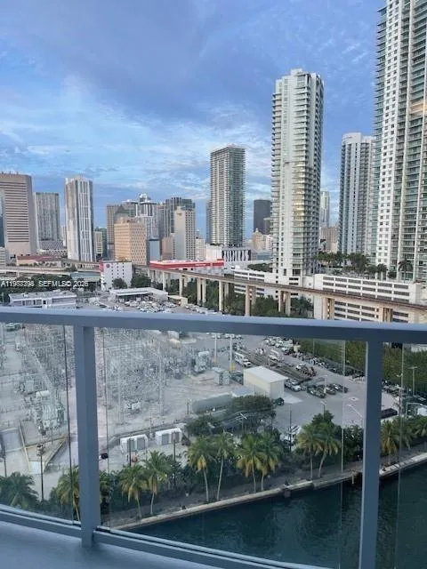 185 SW 7th St # 1605, Miami FL 33130