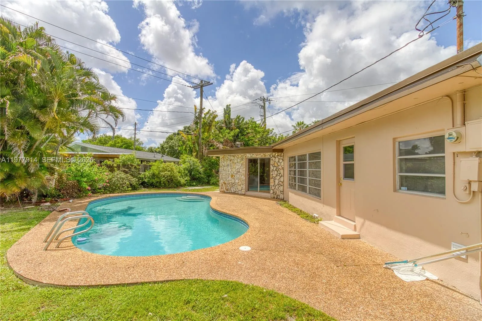 192 SW 62nd Ter, Plantation FL 33317